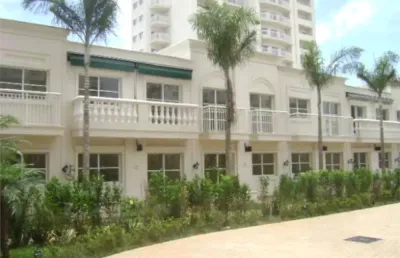 Vende-se casa sobrado  comercial de vila condominio fechado