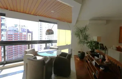 Moema (pássaros) - terraço com churrasqueira - três vagas na garagem.