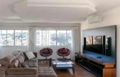 Cobertura duplex com 364m²  à venda no alto da lapa com vista panorâmica.