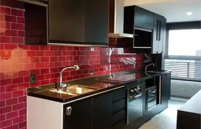 Apartamento loft aberto equipado com 1 suíte, cozinha mobiliada, embutidos e 1 vaga no campo belo
