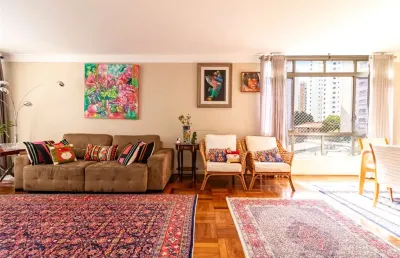 Apartamento à venda com 180m², 3 quartos, 1 suite e 1 vaga