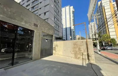 Casa comercial para alugar na Avenida Rouxinol, --, Moema, São Paulo