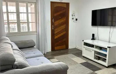 Sobrado de 90m2, 2 quartos, quintal com edícula, 1 vaga, na vila clementino.