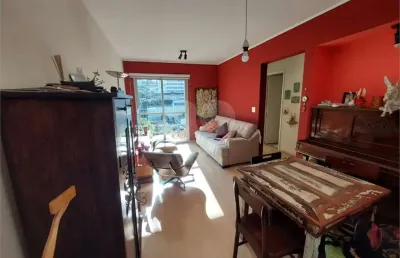 Apartamento à venda em pinheiros 68m², 2 quartos, varanda e 2 vagas de garagem.