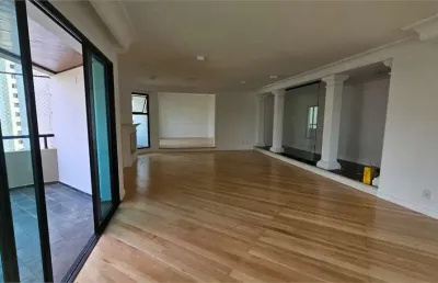 Apartamento com 4 quartos para alugar na Rua Gaivota, --, Moema, São Paulo