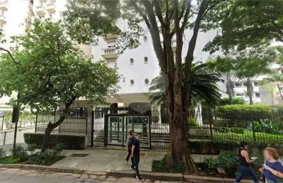Amplo apartamento de 03 dormitórios, 01 suíte, 02 banheiros, 01 lavabo e sala ampla de 2 ambientes!!
