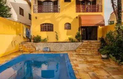 Casa com 3 quartos à venda na Rua Cambé, --, Alto da Boa Vista, São Paulo