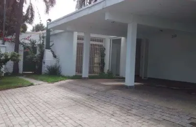 Cidade jardim , 4 dormitórios , 5 vagas , 900 m² de terreno , 600 de área construída ,