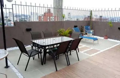 Um apto tipo penthouse com 210 m² próximo à linha 5 do metrô