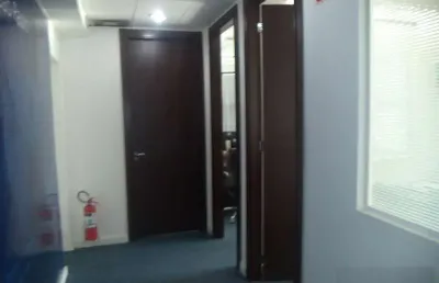 Conjunto comercial na praça da república no melhor ponto comercial de santa cecilia.
