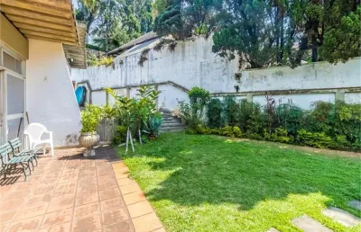 Casa com 6 dormitórios e 4 vagas de carro na cidade jardim!