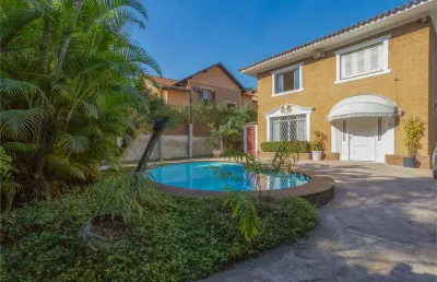 Casa com 4 dormitórios  a venda em alto de pinheiros.