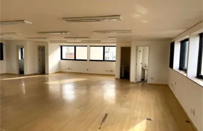 Imóvel comercial de 32m² cada, 4 salas unificadas totalizando 130m²