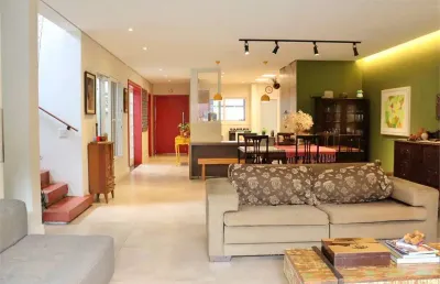 Casa nova na saúde c/380m2 de construção - 6 quartos/4 suítes/4 vagas na garagem