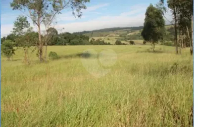 Área industrial na rodovia presidente castelo branco  km 70