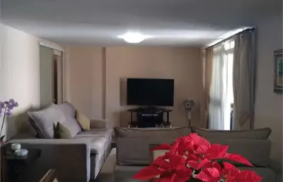 Apartamento duplex, espaçoso, ensolarado. ideal para uma bela modernização.