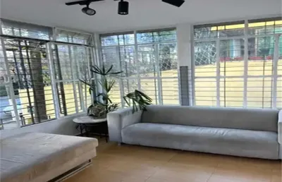 Vende se uma casa / terreno maravilhosa e aconchegante!!!