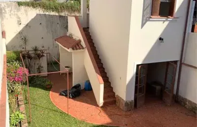 Casa à venda na aclimação de 190m² com 3 dormitórios e 2 vagas.