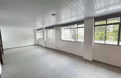 Casa com 5 quartos para alugar na Rua Bergamota, --, Alto da Lapa, São Paulo