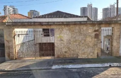 Sobrado com piscina no coração da saúde. imóvel excelente. não perca está incrível oportunidade,