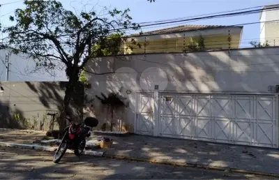 Lindo sobrado no planalto paulista, com 3 dormitórios, churrasqueira e piscina. imperdível.