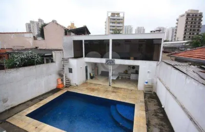 Sobrado à venda com 4 suítes, 3 vagas, 441 m² no alto da lapa