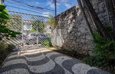 Excelente casa no planalto paulista, assinado pelo arquiteto mauricio kogan. com piscina. imperdível