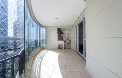 Apartamento com 156m² - 4 quartos sendo 3 suítes - andar alto - varanda gourmet - 2 vagas