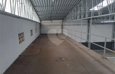 Galpão comercial com 1.000m2, próximo ao metrô são judas