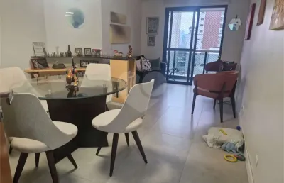 Na parte mais arborizada de moema, viva com conforto e sofisticação
