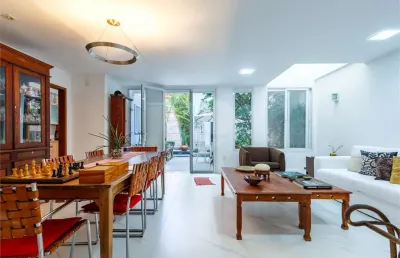 Casa vila nova conceição com 3 suítes, 3 dormitório, 2 escritórios e 3 vagas...