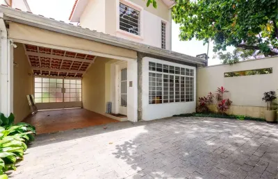 Lindíssimo sobrado com 180m²au, 240m² de terreno, 3 quartos, 1 suíte, 3 vagas ensolarado