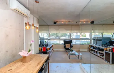 Apartamento moderno e reformado com 70 m² em condomínio clube próximo ao metrô