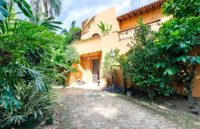 Sobrado no jardim américa, 5 suítes, varanda, mezanino, 6 vagas, piscina, adega, com 1.116 m2 área.
