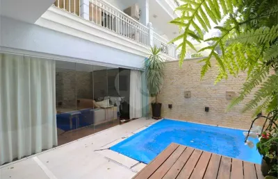Moema - casa em condomínio fechado com piscina - três vagas na garagem