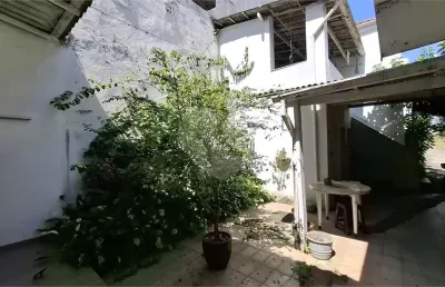 Casa térrea com 4 dormitórios para venda na aclimação.