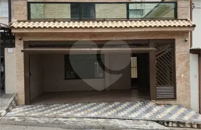 Lindo sobrado reformado na saúde, oportunidade única. venha visitar.