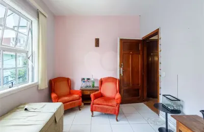 Casa de vila a venda em rua fechada, segura e sossegada na vila mariana próxima ao metrô e domingos de morais. imóvel ideal para clínicas, consultórios ou residência com home office!