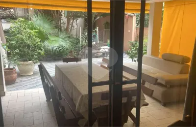 Sobrado na aclimação com estudio musical profissional
