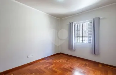 Casa com 3 quartos à venda na Rua Azevedo Ribeiro, --, Saúde, São Paulo