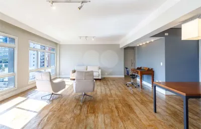 Excelente localização, reformado e com vista!!180 metros reformado com 2 vagas
