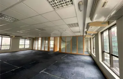Laje para locação na vila olímpia com 227 m², 8 vagas!