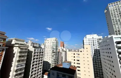 Totalmente reformado / 230m² / 3 suítes / 3 vagas de garagem