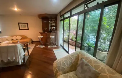 Apartamento com 203 m2, varanda, 4 quartos (2 suítes) e 3 vagas a venda no campo belo
