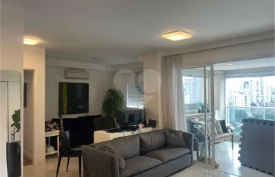 Apartamento com 2 suítes, 2 vagas, sala ampliada, varanda gourmet com churrasqueira, lavabo, área de serviço com banheiro e depósito na vila olímpia