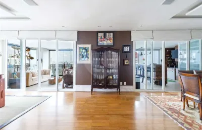 Apartamento com 4 suites e 5 vagas com vista para o parque
