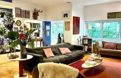 Apartamento localizado em prédio icõnico, - 3 dormitórios 1 suite  1 vaga 190 m2 úteis - ao lado do mackenzie  -m reformado