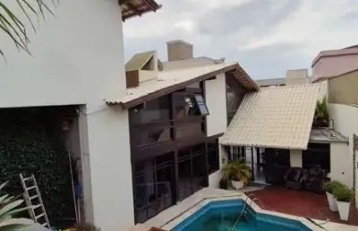 Casa com 4 quartos à venda no floresta, joinville  por r$ 2.100.000