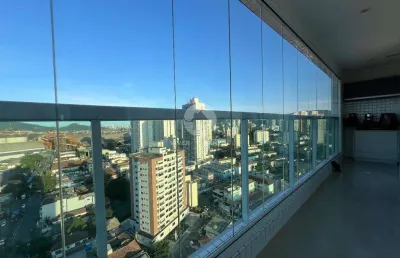 Apartamento 2 dormitorios, 1 suíte, 1 vaga demarcada.