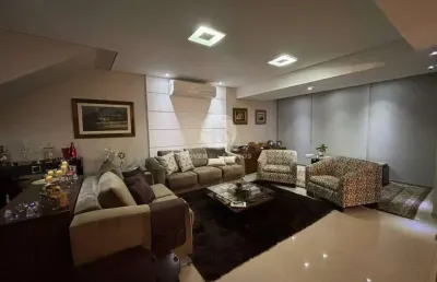 Excelente cobertura no coração do embaré – 274m² de puro conforto e sofisticação!